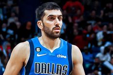Facundo Campazzo sigue sin sumar minutos en Dallas.