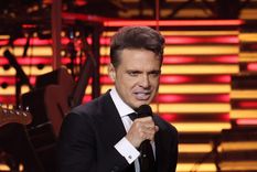 Luis Miguel resbaló y terminó en el piso en uno de sus últimos shows. Foto: Getty Images