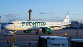 Una persona murió en el acto tras ser succionada por las turbinas de un avión de Frontier Airlines en Denver. Una persona murió en el acto tras ser succionada por las turbinas de un avión de Frontier Airlines en Denver.