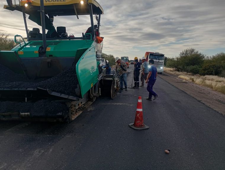 Obras de Cartellone en la ruta 153. Obras de Cartellone en la ruta 153.