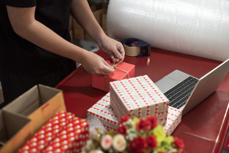 La inteligencia artificial y San Valentín son dos mundos que se conectan, lo que también implica riesgos a la hora de vincularse Foto: Shutterstock