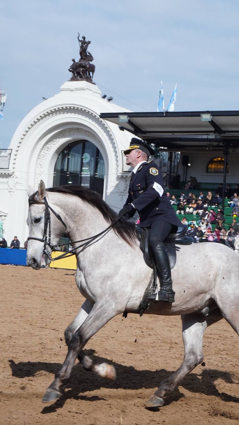 La Exposición Rural abrió sus puertas y tuvo sus primeros concursos en la pista principal Foto: Alí Danna/MDZ