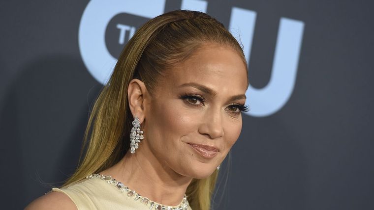 Foto: https://eldiariony.com/2022/09/13/jennifer-lopez-se-fue-de-compras-a-un-mercado-popular-en-los-angeles/