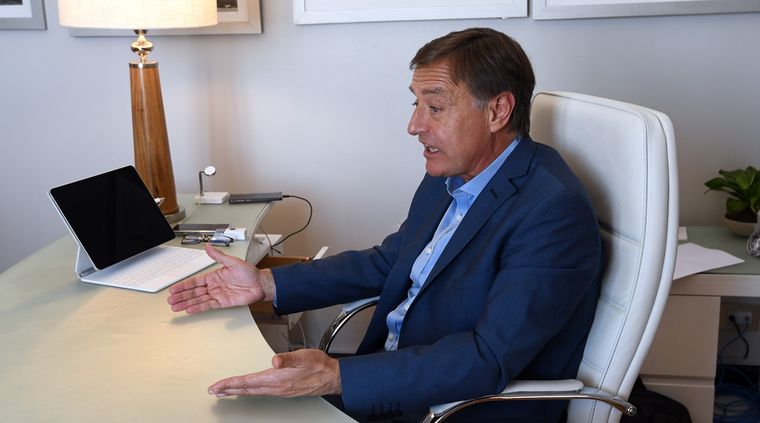 Rodolfo Suarez habló de todo. Críticas al gobierno nacional, el futuro de Portezuelo y la carrera electoral. Foto: Alfredo Ponce