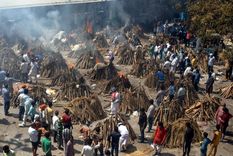 Piras masivas en la India. Foto: AlJazeera.