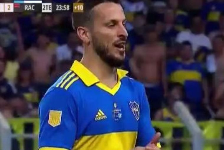 Benedetto fue expulsado sobre el final del partido entre Boca y Racing por un polémico gesto.