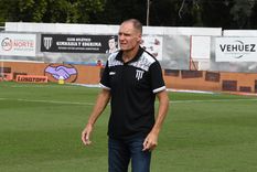 golpe de timon en el lobo: franco cambia todo para el debut copero