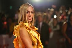 El collar de diamantes de Jennifer López que se robó todas las miradas en el último tiempo quizás no es el más caro, pero sí el más significativo. Foto: NBC News - https://media-cldnry.s-nbcnews.com/image/upload/rockcms/2021-06/210608-jennifer-lopez-se-1112a-071e53.jpg