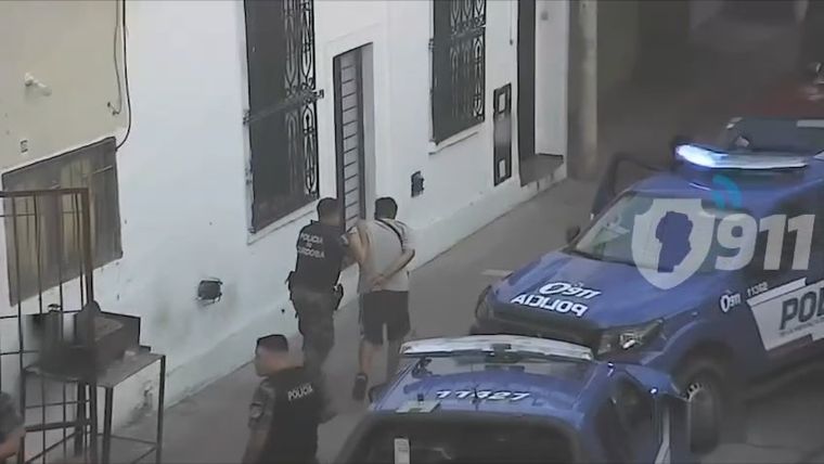 Un hombre con una restricción perimetral vigente irrumpió en la casa de su expareja en la ciudad de Córdoba.