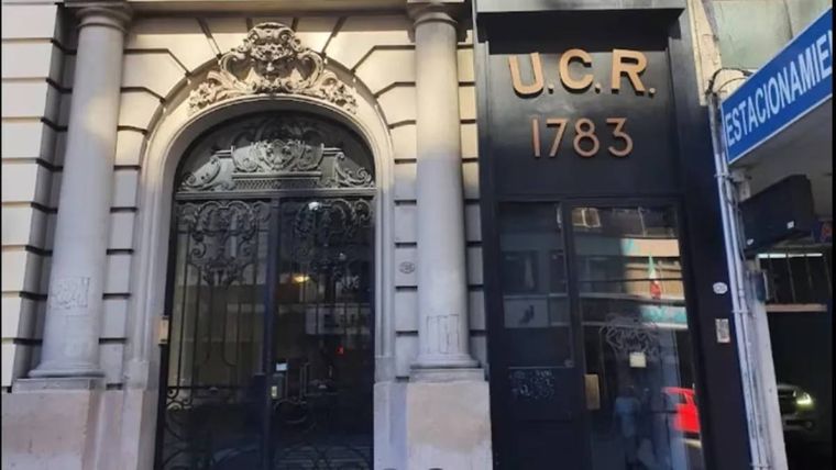 Apuñalan al portero de una sede de la UCR del centro porteño y detienen a un sospechoso cuando huía. Foto: NA