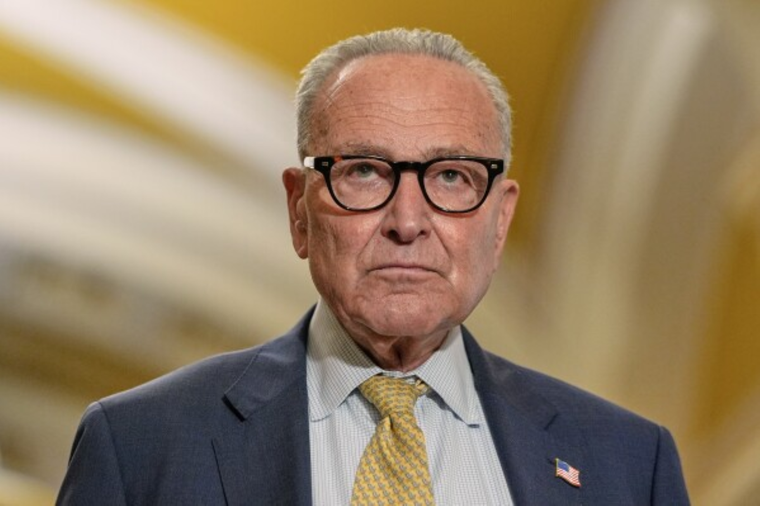 Chuck Schumer apuntó contra Donald Trump por la ayuda económica a la Argentina. 