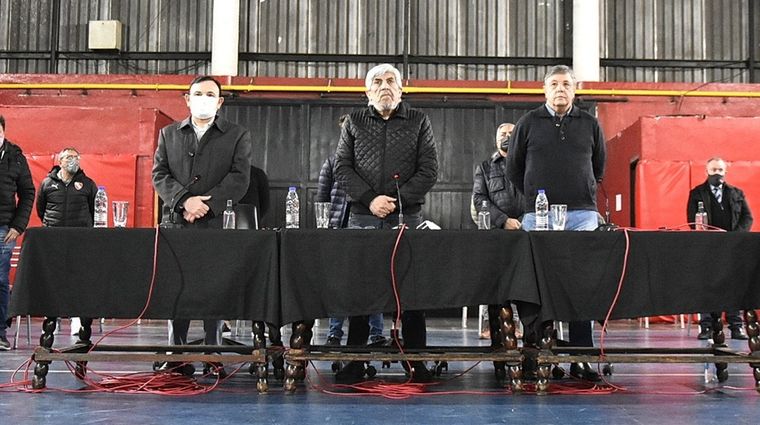 Moyano tuvo dificultades para leer, recibió insultos y los respondió Foto: CA Independiente