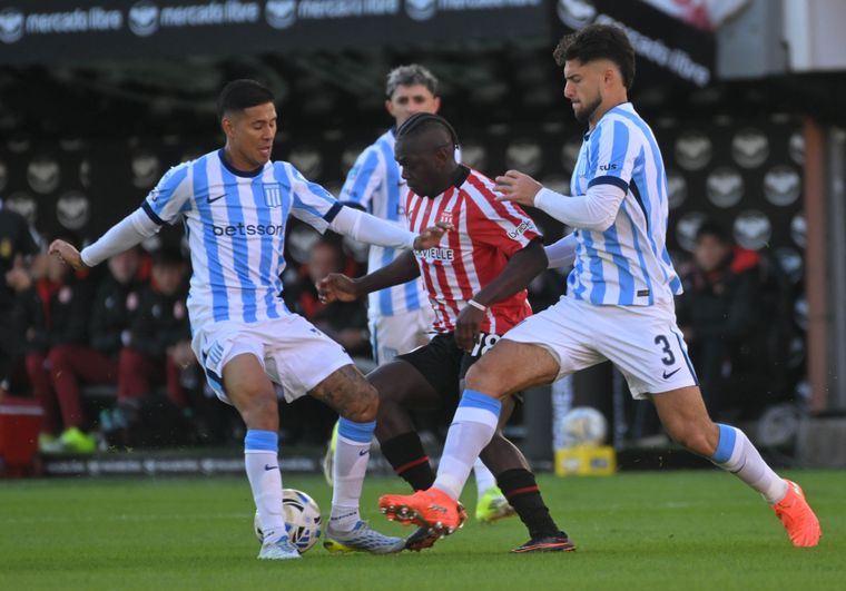 Estudiantes y Racing se enfrentan en La Plata por un lugar en cuartos.&nbsp;