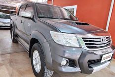 el usado del dia: flamante toyota hilux 4x4 modelo 2015