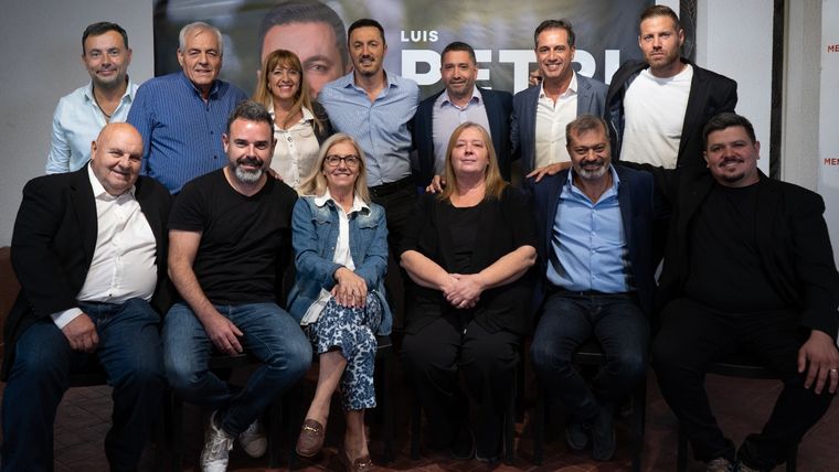 Petri junto a sus candidatos. Foto: Prensa Luis Petri.