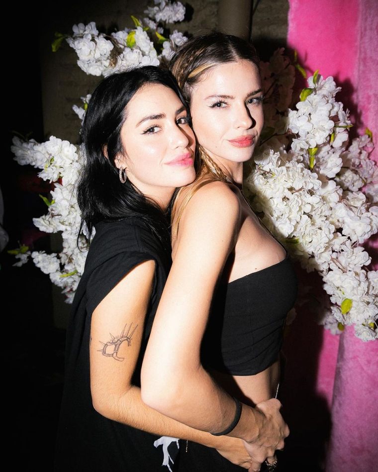 Las amigas se reunieron en una fiesta porteña y lucieron súper cancheras Foto: Instagram