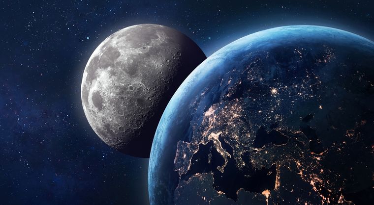 La Tierra y su socia, la Luna. Foto: Shutterstock