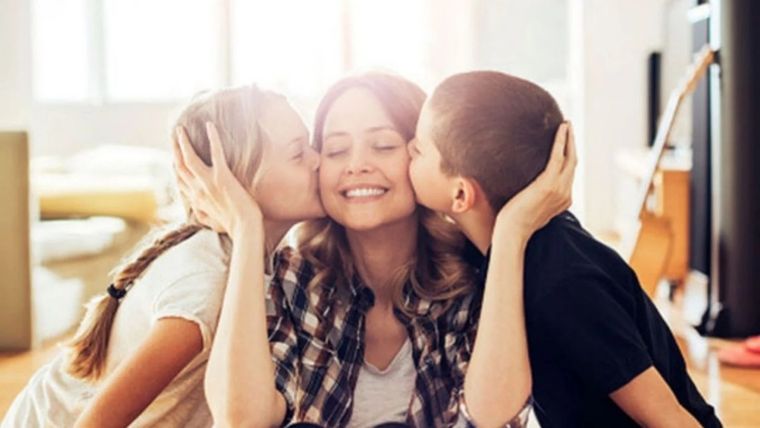 Tengamos en cuenta que, para todos, estas fechas son fuertes, tienden a remover el pasado, despiertan preguntas, deseos, propósitos, recuerdos, ausencias. Foto: MDZ