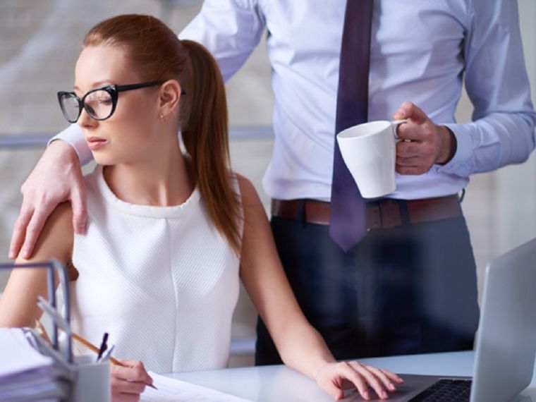 De acuerdo con los datos recopilados por Insight 21, una de cada cuatro mujeres con roles de liderazgo en relación de dependencia sufrió situaciones de acoso o violencia en su empleo.