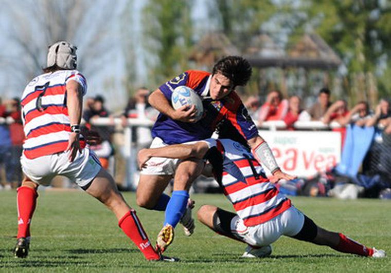 Azules y Curas se juegan la punta del Top 10 Cuyano. Foto: Nacho Gaffuri / MDZ