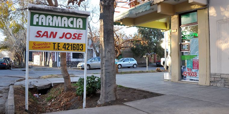 La farmacia, de calle Independencia esquina Emilio Civit. Foto: Mediamza.com