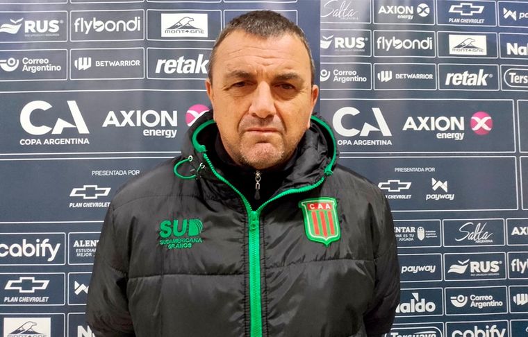Diego Osella El técnico de Agropecuario se ilusionó con eliminar a Boca.