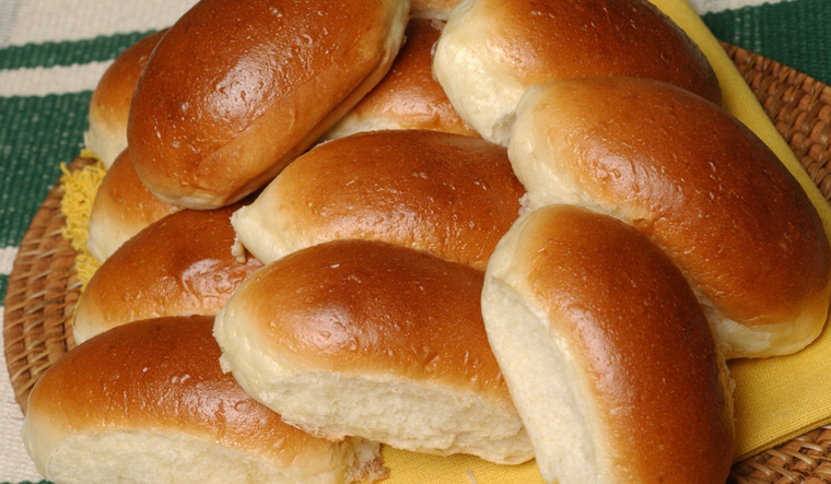 La receta de pan pebete nació como versión local del pan de Viena, adaptada al gusto argentino y a nuestras panaderías tradicionales. La receta de pan pebete nació como versión local del pan de Viena, adaptada al gusto argentino y a nuestras panaderías tradicionales.