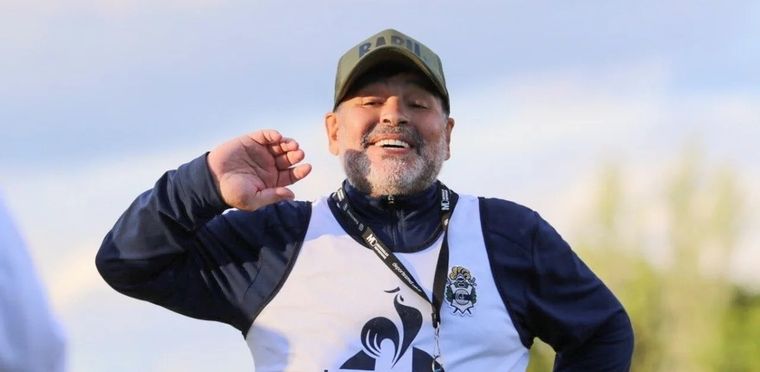 El fiscal Ferrari mostró una foto de Maradona que complica a los médicos Foto: NA