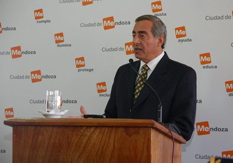 (Los ladrones) tienen tecnología que supera los recursos de la policía, dijo el radical. Foto: Prensa