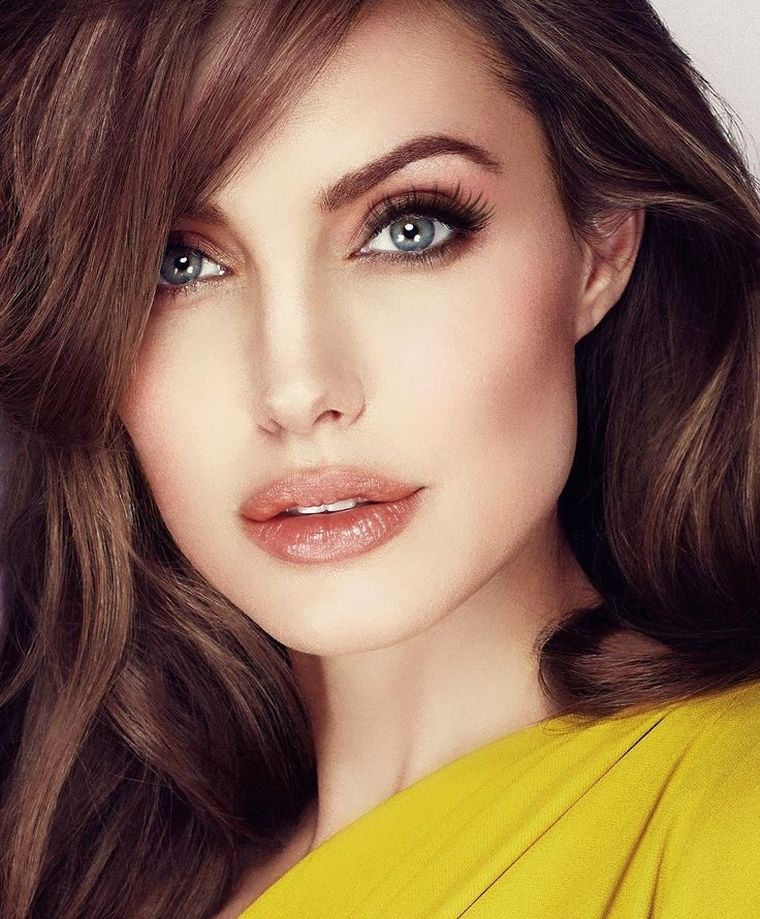 Lográ los labios de Angelina Jolie.