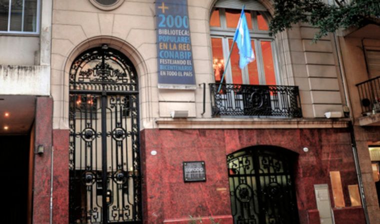 Javier Milei anunció al nuevo presidente de la Comisión Nacional Protectora de Bibliotecas Populares.