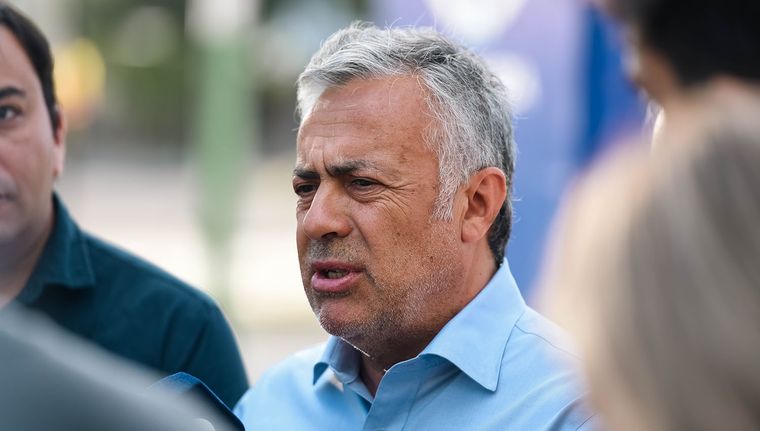 El gobernador emprenderá viaje en los próximos días hacia España Foto: Santiago Tagua/MDZ