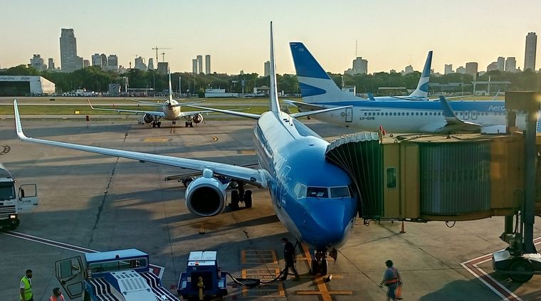 Los vuelos se ubican cerca de los 300 mil pasajes Foto: ALF PONCE MERCADO / MDZ