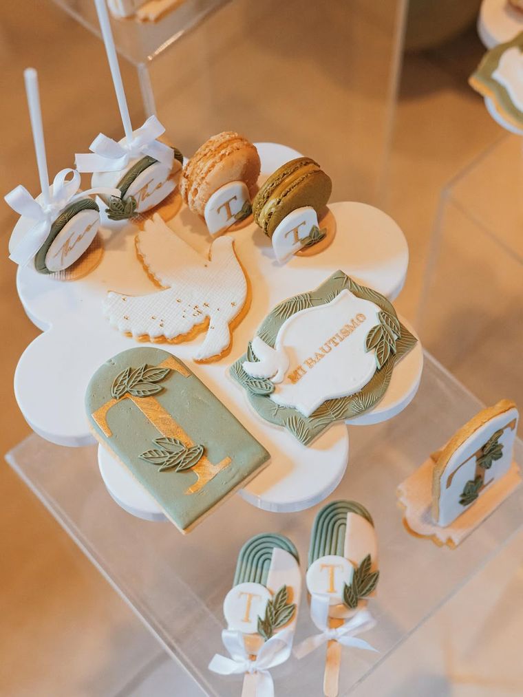 La mesa dulce en el bautismo de Theo. La mesa dulce en el bautismo de Theo.