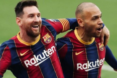 Jugó con Messi en el Barcelona y mañana estará presente en el duelo con el Tomba. Foto: Archivo