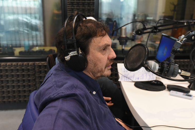 El destacado historiador, Felipe Pigna visitó MDZ Radio. Foto: Rodrigo DAngelo / MDZ