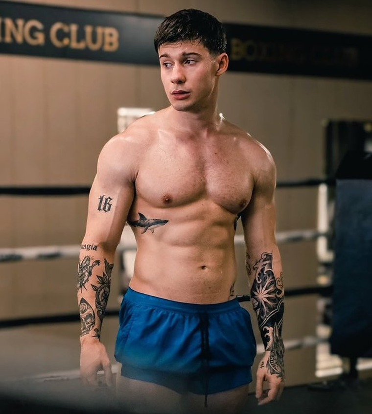 Tomás Mazza, el influencer que pasó del contenido fitness al centro de las noticias mediáticas por su relación con la hija de Marcelo Tinelli. Tomás Mazza, el influencer que pasó del contenido fitness al centro de las noticias mediáticas por su relación con la hija de Marcelo Tinelli.