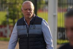 Néstor Grindetti volvió al país tras la audiencia en Conmebol por los incidentes en Independiente-Universidad de Chile. Néstor Grindetti volvió al país tras la audiencia en Conmebol por los incidentes en Independiente-Universidad de Chile.