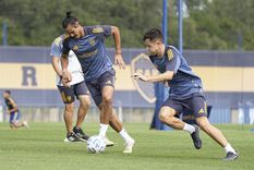 Ander Herrera y Edinson Cavani en su primera práctica formal de fútbol. Se conocen de haber jugado en el Manchester United. Foto: Prensa Boca Juniors