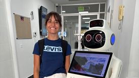 La joven tiene 16 años. La joven tiene 16 años.