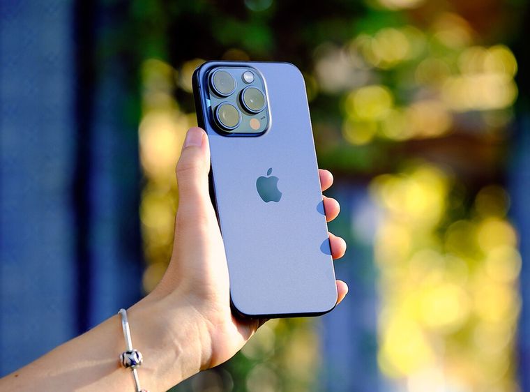 iPhone 15 sorprende en Mercado Libre con un precio de $689.489, aunque se trata de una unidad reacondicionada.
