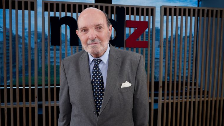 Jorge Valerga Aráoz pasó por el estudio de MDZ para recordar el Juicio a las Juntas Militares en su 40° aniversario.