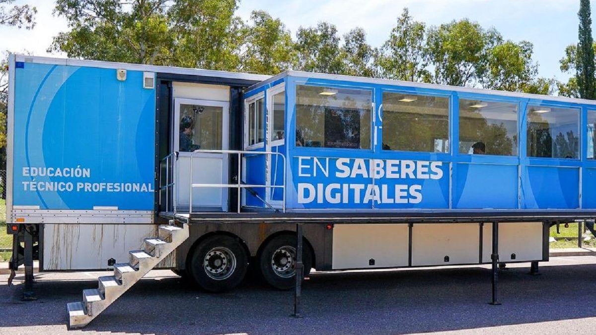 La DGE anunció una capacitación en nuevas tecnologías en el Aula Taller Móvil: es gratis