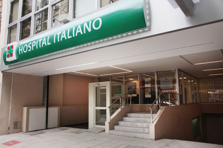 Hospital Italiano A la primera infectada le habrían negado la licencia para hacer la cuarentena correspondiente.