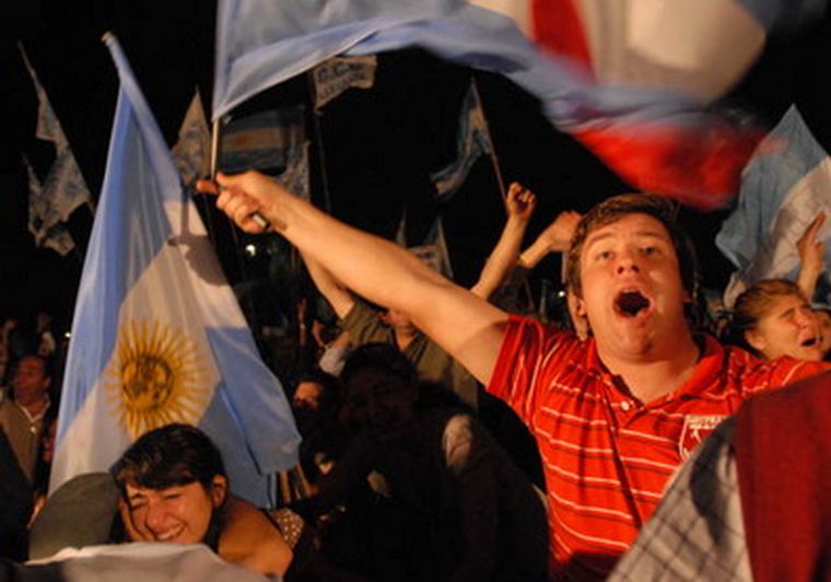 El campo festejó en Palermo, luego de la votación. Foto: Télam
