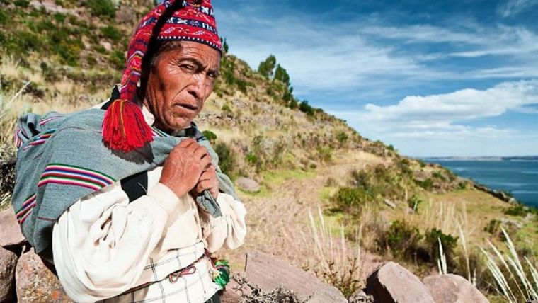 Durante cerca de 500 años, los hombres de Taquile han usado su sombrero para expresarse y para atraer pareja. Foto: HADYNYAH/GETTY IMAGES Foto: HADYNYAH/GETTY IMAGES