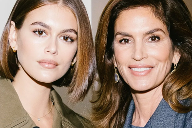 MDZol | Kaia Gerber y Cindy Crawford demostrando clase y estilo. Foto: vogue.com - https://assets.vogue.com/photos/5d9fb922a44e3000094c4ba8/master/w_2560%2Cc_limit/EA47BD81-B35D-40DA-A9DC-941B340EA4E0.jpeg