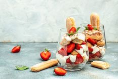 Mousse de mascarpone y frutos rojos Un postre simple y delicioso para esta Navidad Foto: Shutterstock