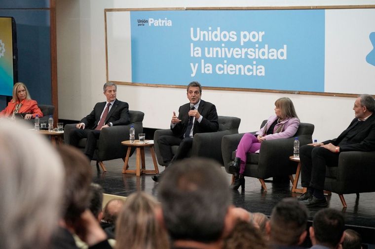 El ministro de Economía encabezó el primer encuentro federal “Unidos por la Universidad y la Ciencia” Foto: Prensa Diputados