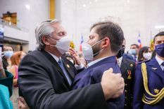 El presidente Alberto Fernández visitó Chile para encabezar un acto junto a su par, Gabriel Boric, con el objetivo de conmemorar los 205 años del Abrazo de Maipú entre Bernardo OHiggins y José de San Martín. Foto: Twitter (@Alferdez)